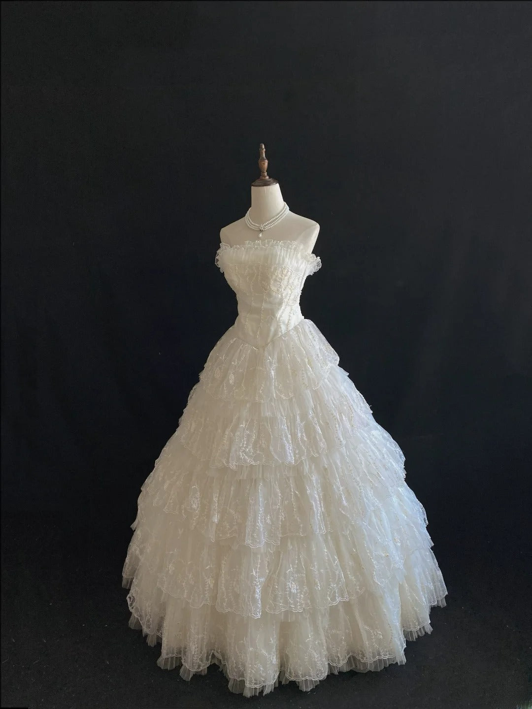 Vintage 80s Ball Gown Strapless White Lace Floor Length With Layers Tiered Brides Gown Bridal Dress Wedding Dresses RB7733