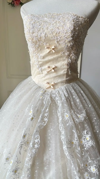 Sweet 15 Quinceanera Dress Ball Gown Strapless White Tulle With Appliques Long 16th Birthday Outfits RC0627