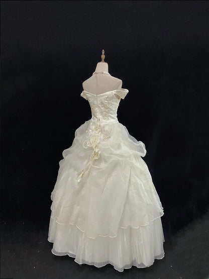 Vintage 70s Ball Gown Off The Shoulder Ivory Tulle Sweep Train With Tiered Layers Flowers Brides Gown Bridal Dress Wedding Dresses RB7748
