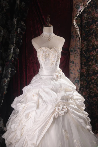 Vintage Ball Gown Sweetheart Taffeta 2000s With Tiered 3D Flowers Long Autumn Winter Bridal Dress Wedding Dresses RB8554
