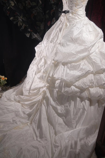 Vintage Ball Gown Sweetheart Taffeta 2000s With Tiered 3D Flowers Long Autumn Winter Bridal Dress Wedding Dresses RB8554