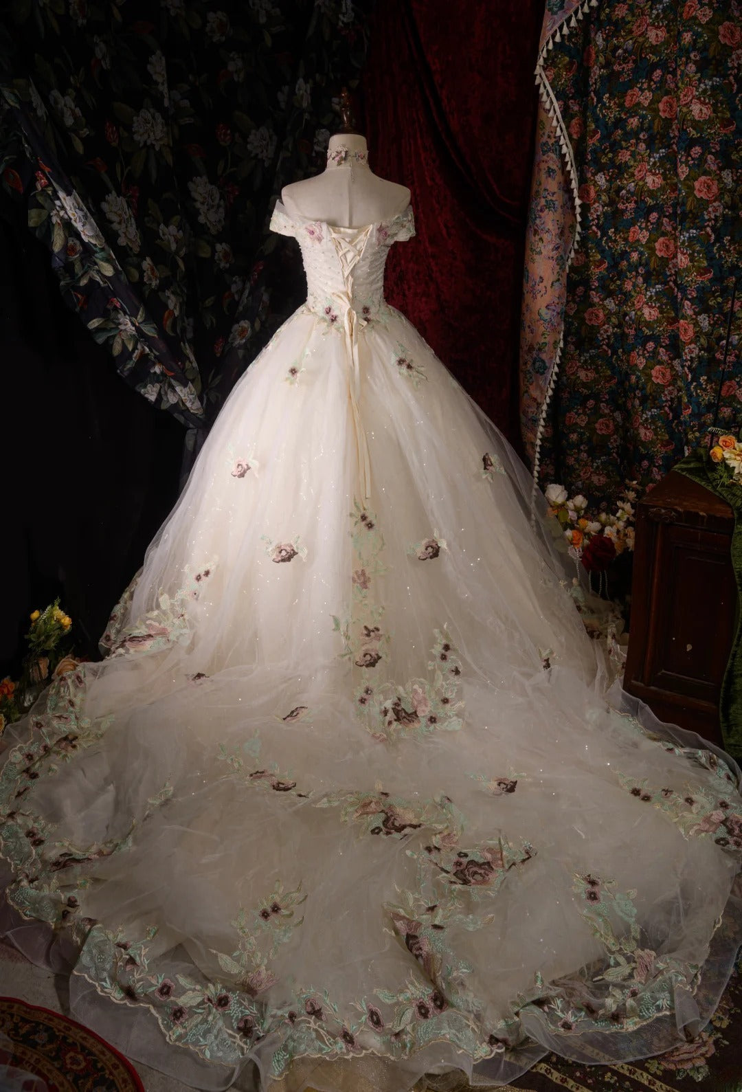 Vintage Ball Gown Formal Events Off The Shoulder Ivory Tulle With 3D Lace Quince Dress Quinceanera Dresses Birthday Outfits RB8569