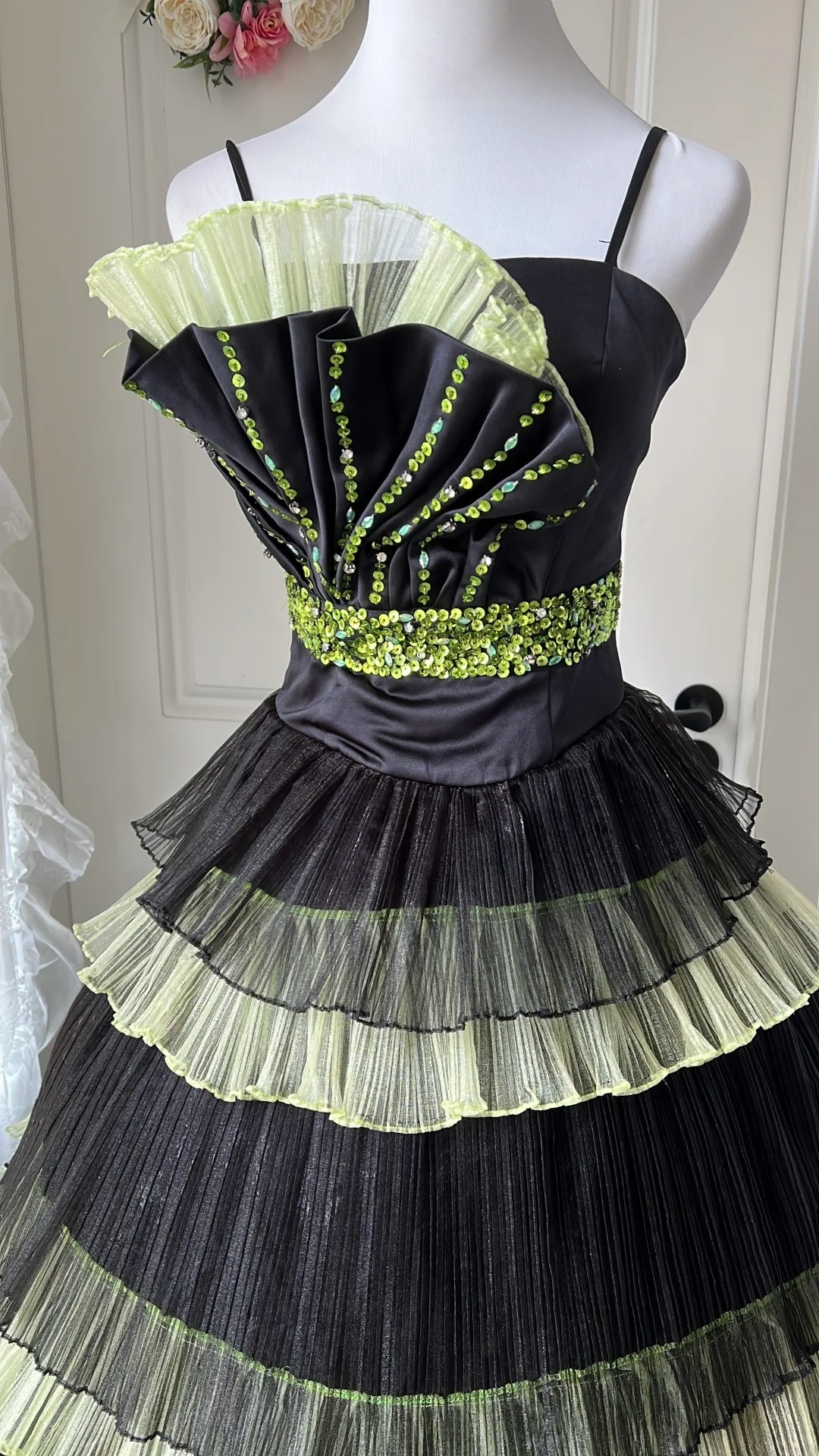 Sweet 15 Quinceanera Dress Ball Gown Spaghetti Straps Yellow Black With Tiered Layers Long 16th Birthday Outfits RC0678