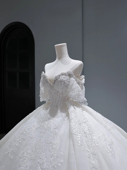 Vintage Long Wedding Gowns Princess Ball Gown Off The Shoulder Style for Bride With Sleeves Pleated Appliques Train White Bridal Dress AS367