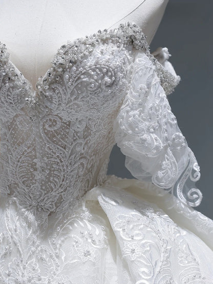 Vintage Long Wedding Gowns Princess Ball Gown Off The Shoulder Style for Bride With Sleeves Pleated Appliques Train White Bridal Dress AS367
