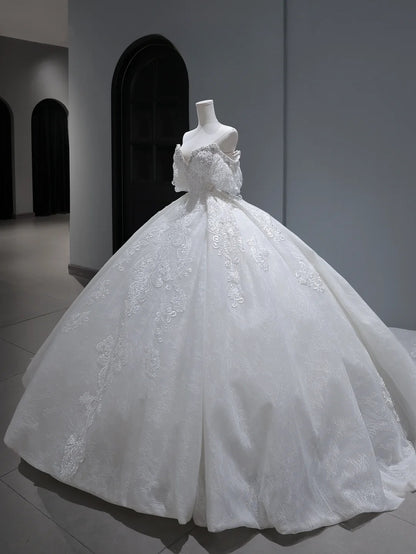 Vintage Long Wedding Gowns Princess Ball Gown Off The Shoulder Style for Bride With Sleeves Pleated Appliques Train White Bridal Dress AS367