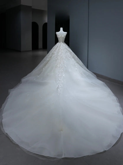Princess Long Wedding Gowns Ball Gown V Neckline Style for Bride With Lace Appliques Train White Bridal Dresses AS372