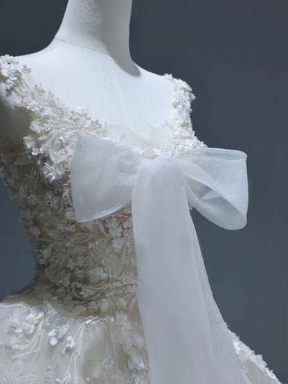 Princess Long Wedding Gowns Ball Gown V Neckline Style for Bride With Lace Appliques Train White Bridal Dresses AS372