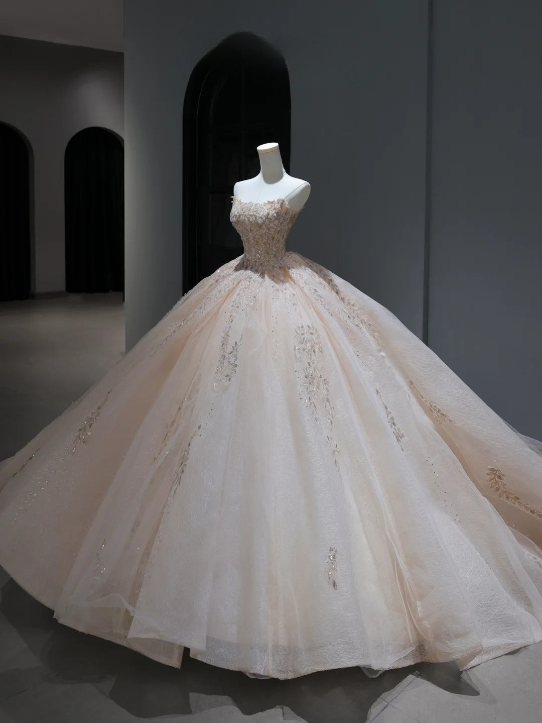 Princess Long Wedding Dress Ball Gown Strapless Blush Pink Style for Bride With Beaded Sequin Bodice Train Bridal Dresses AS383