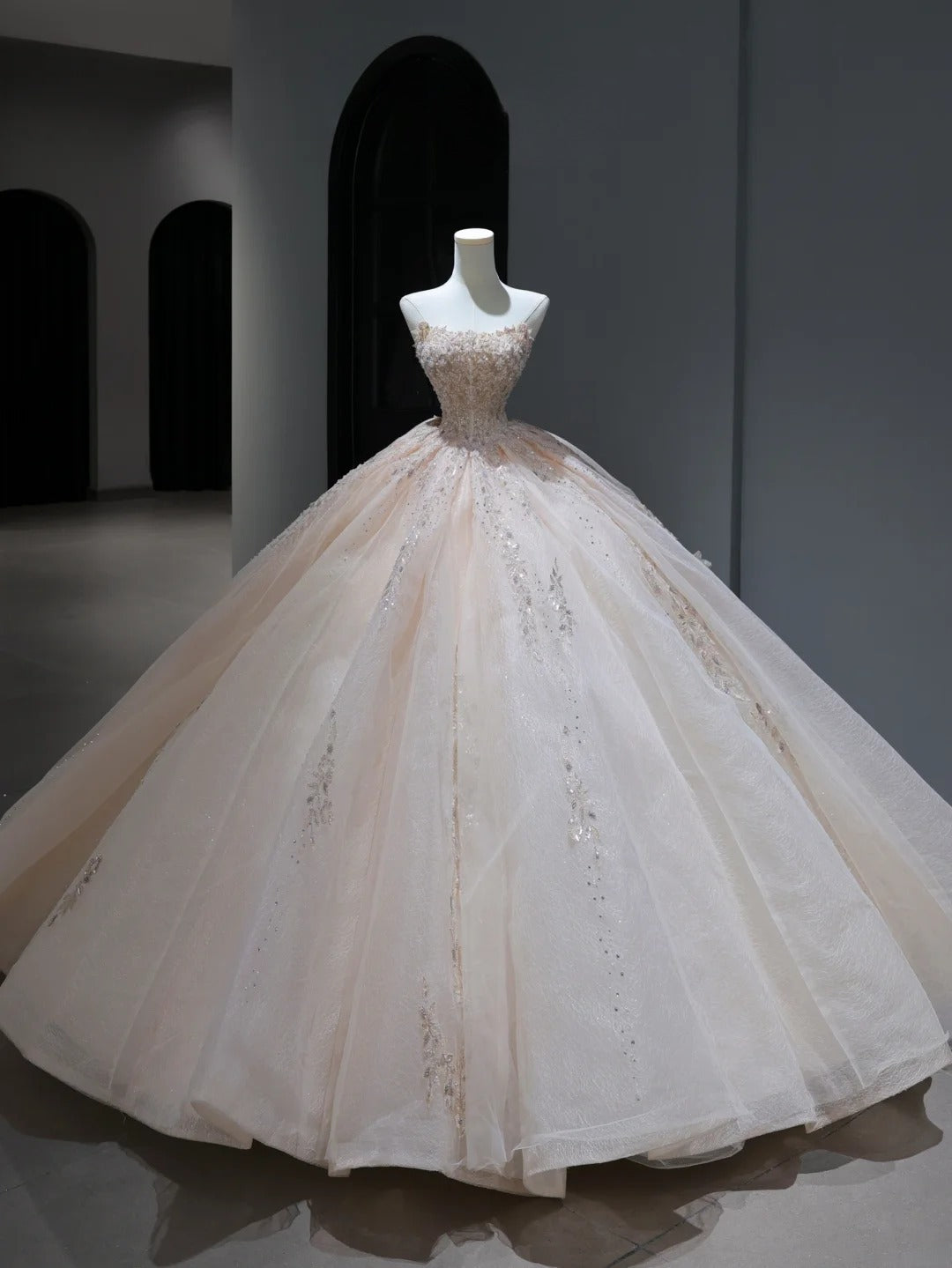 Princess Long Wedding Dress Ball Gown Strapless Blush Pink Style for Bride With Beaded Sequin Bodice Train Bridal Dresses AS383