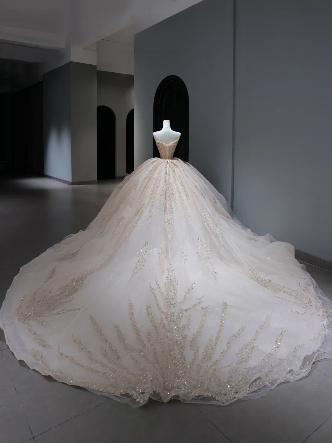 Princess Long Wedding Dress Ball Gown Strapless Blush Pink Style for Bride With Beaded Sequin Bodice Train Bridal Dresses AS383
