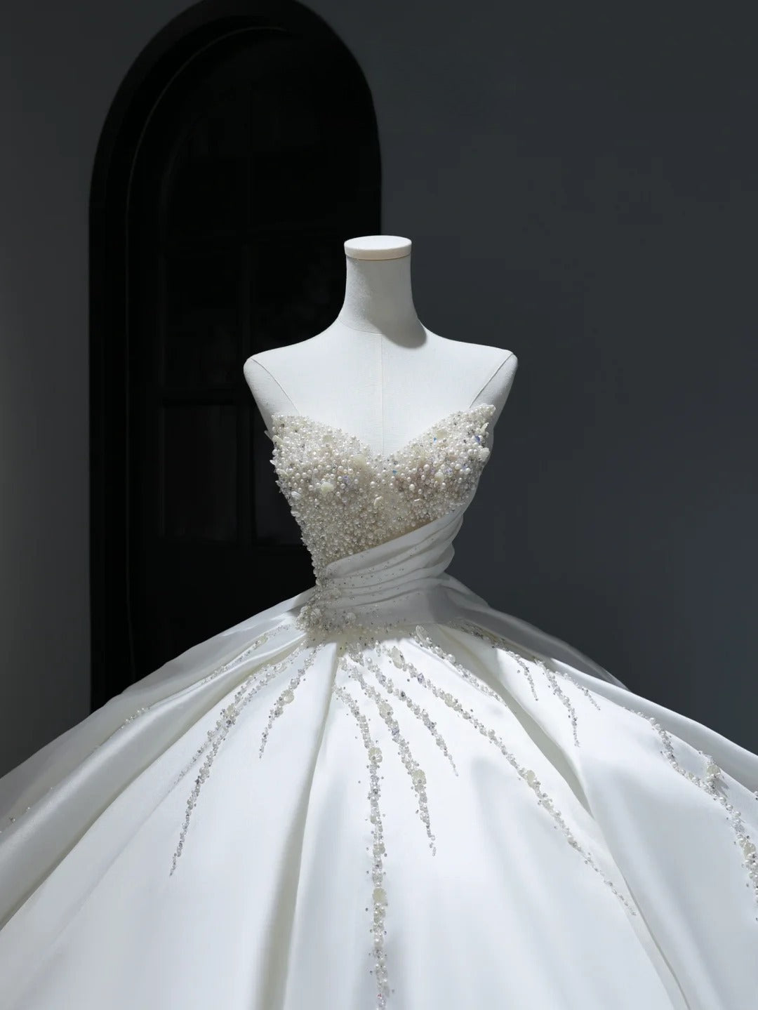 Princess Long Wedding Dress Ball Gown Sweetheart Style for Bride With Pearls Beaded Bodice Train Bridal Dresses AS385