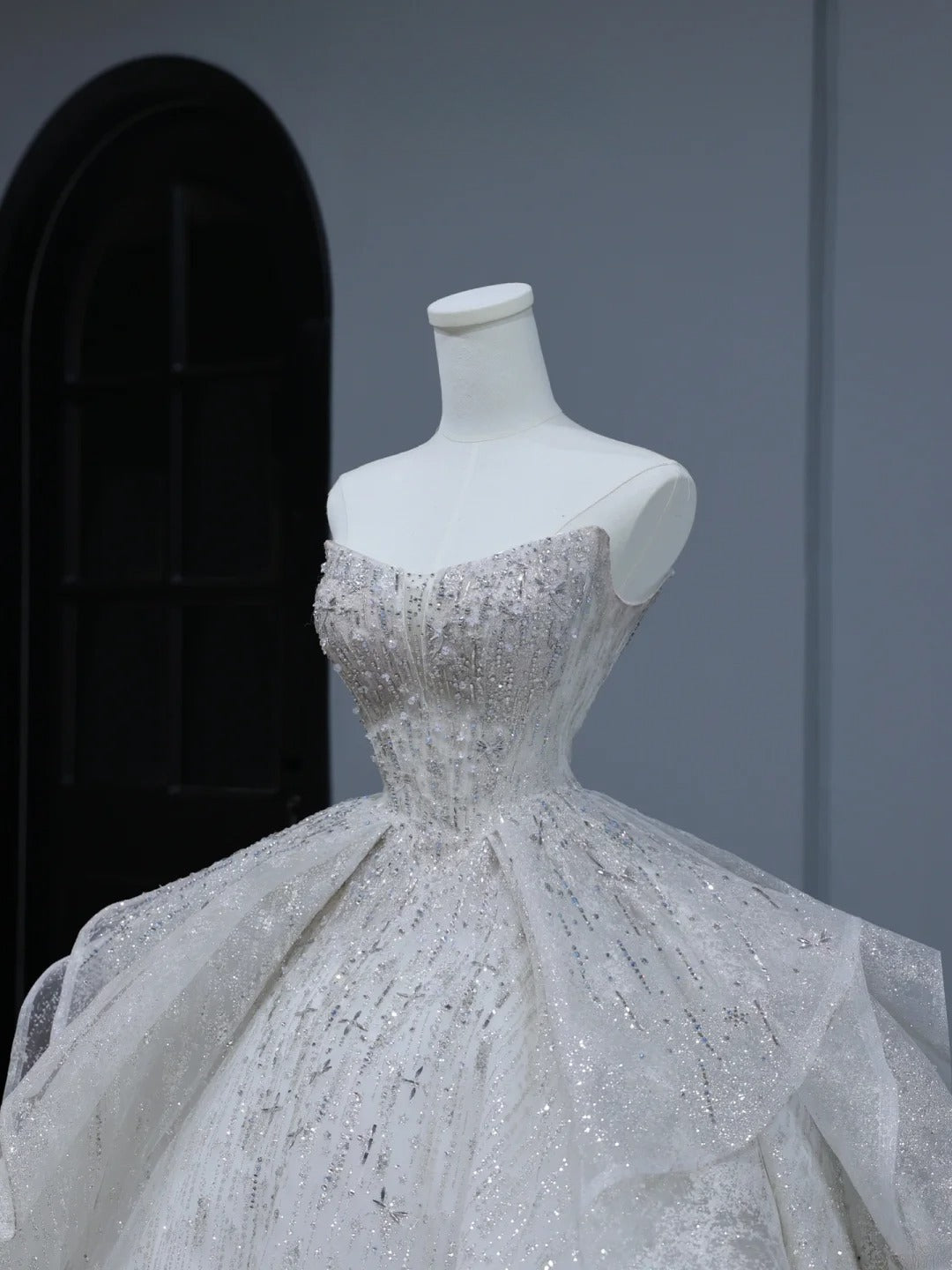 Sparkly Long Wedding Dress Ball Gown Strapless Style for Bride With Sequin Beaded Bodice Train Bridal Dresses AS390