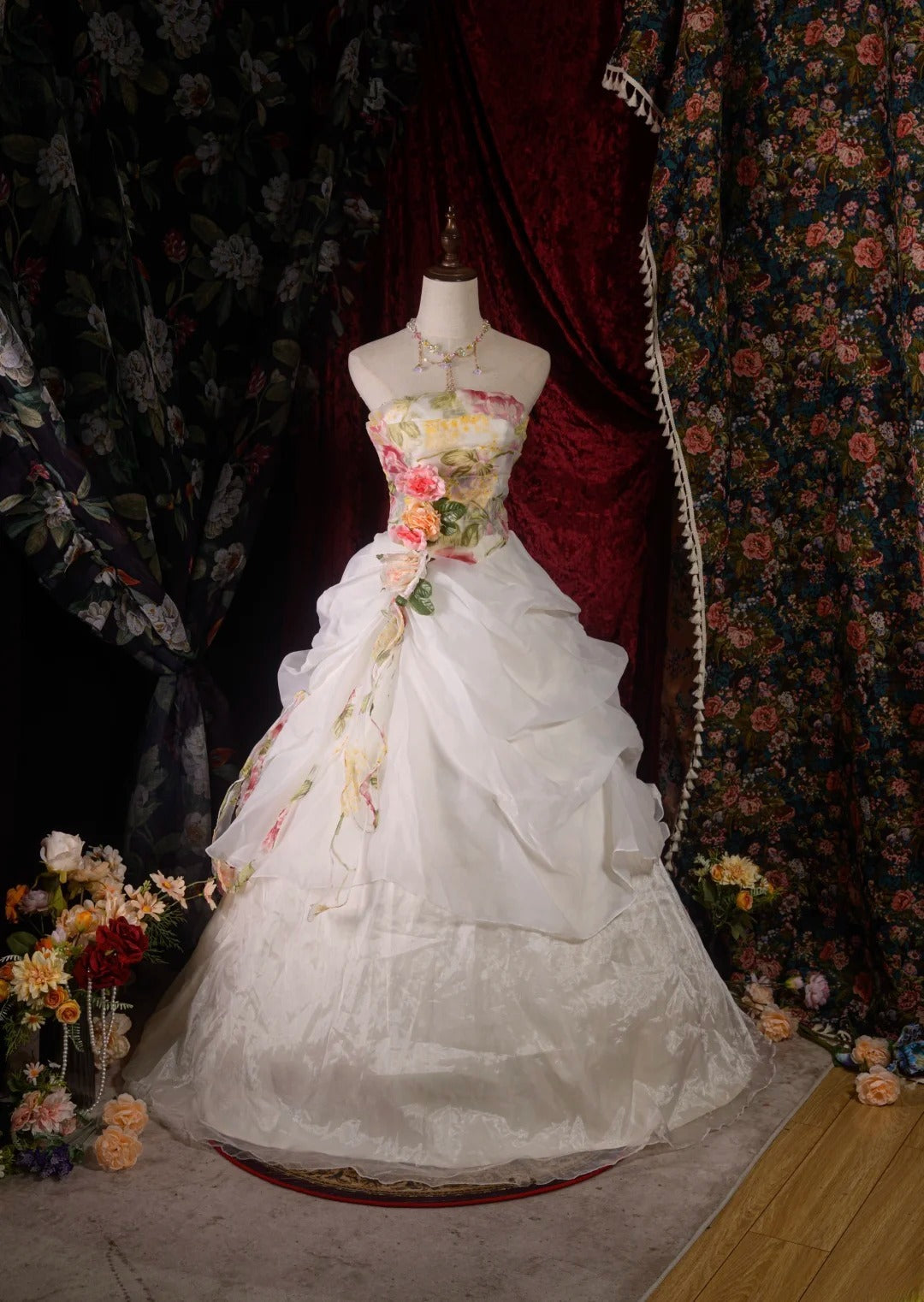 Beautiful Ball Gown Strapless White Organza Floral Sweet 15 Quinceanera Dresses Formal Birthday 16th Party Gown RB8590