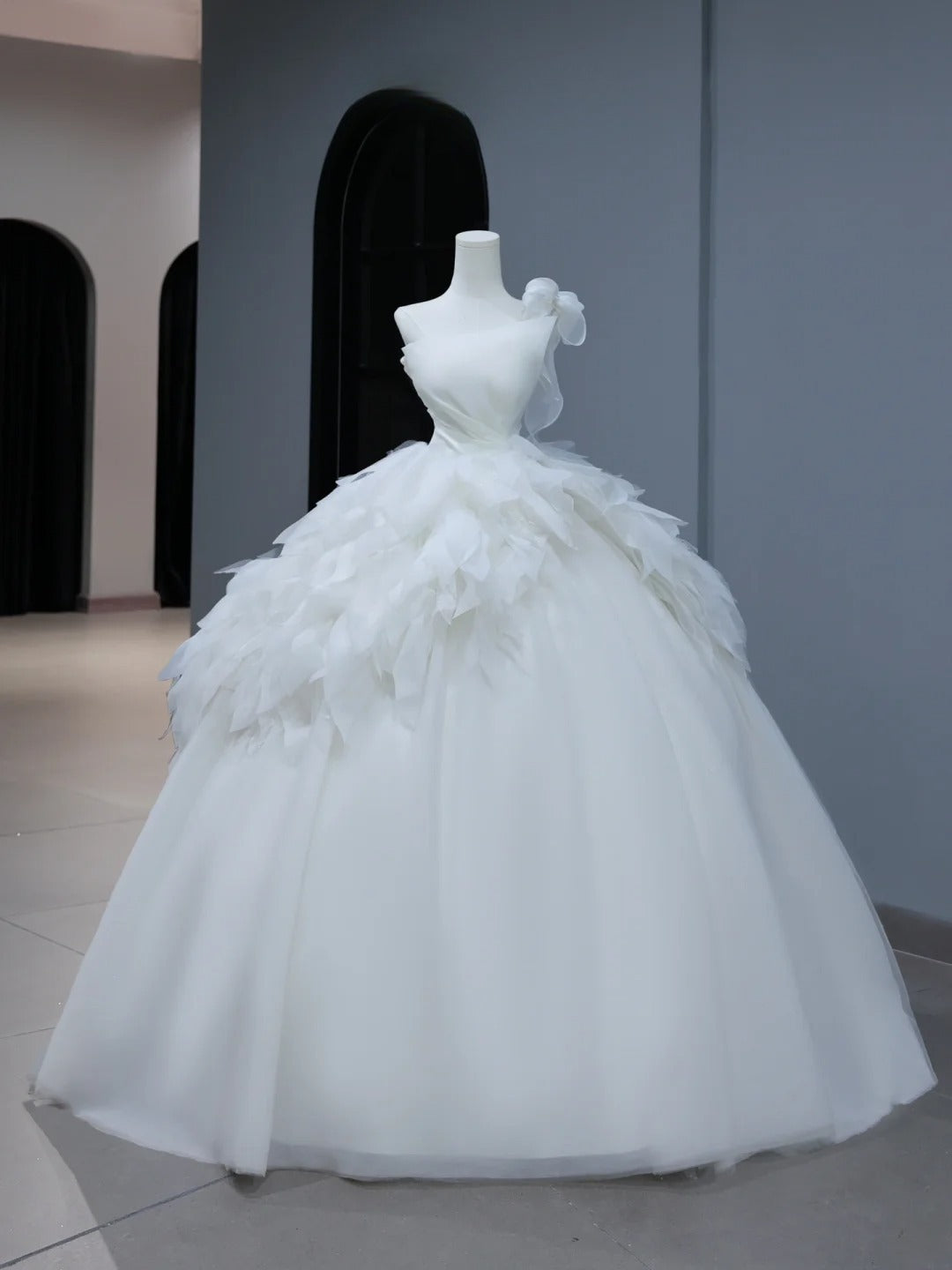 Modest Long Wedding Dress Ball Gown One Shoulder Style for Bride With Tiered Pleated Bodice Train Bridal Dresses AS392