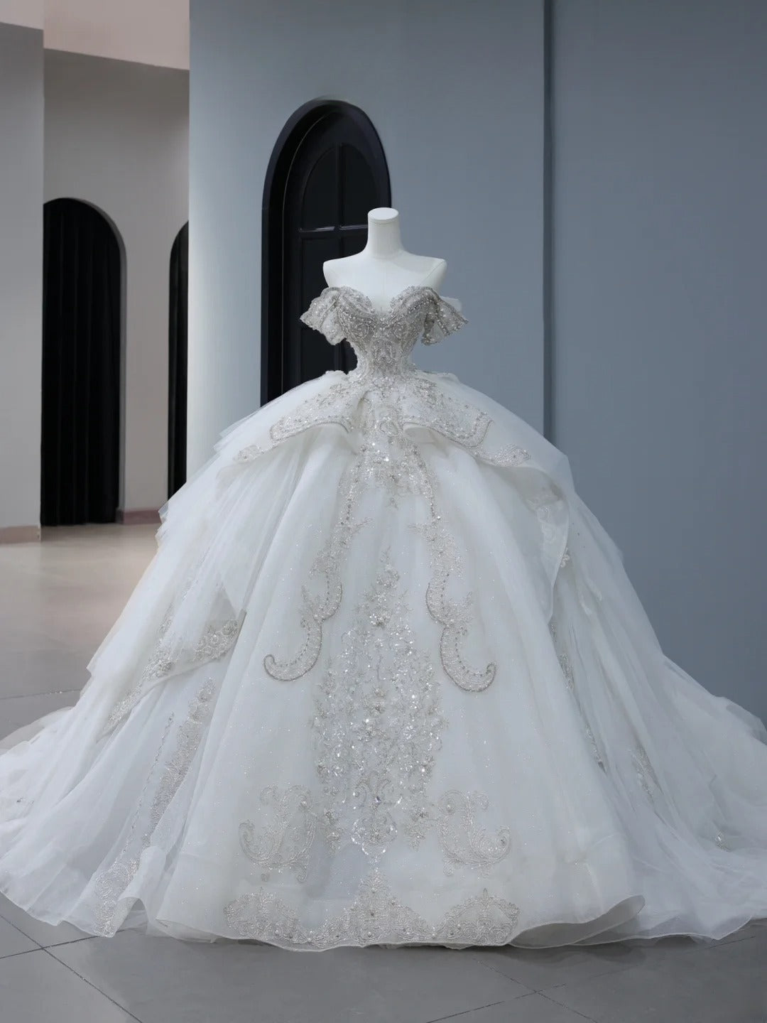 Princess Long Wedding Gowns Ball Gown Off The Shoulder Style for Bride With Short Sleeves Train White Bridal Dress AS395