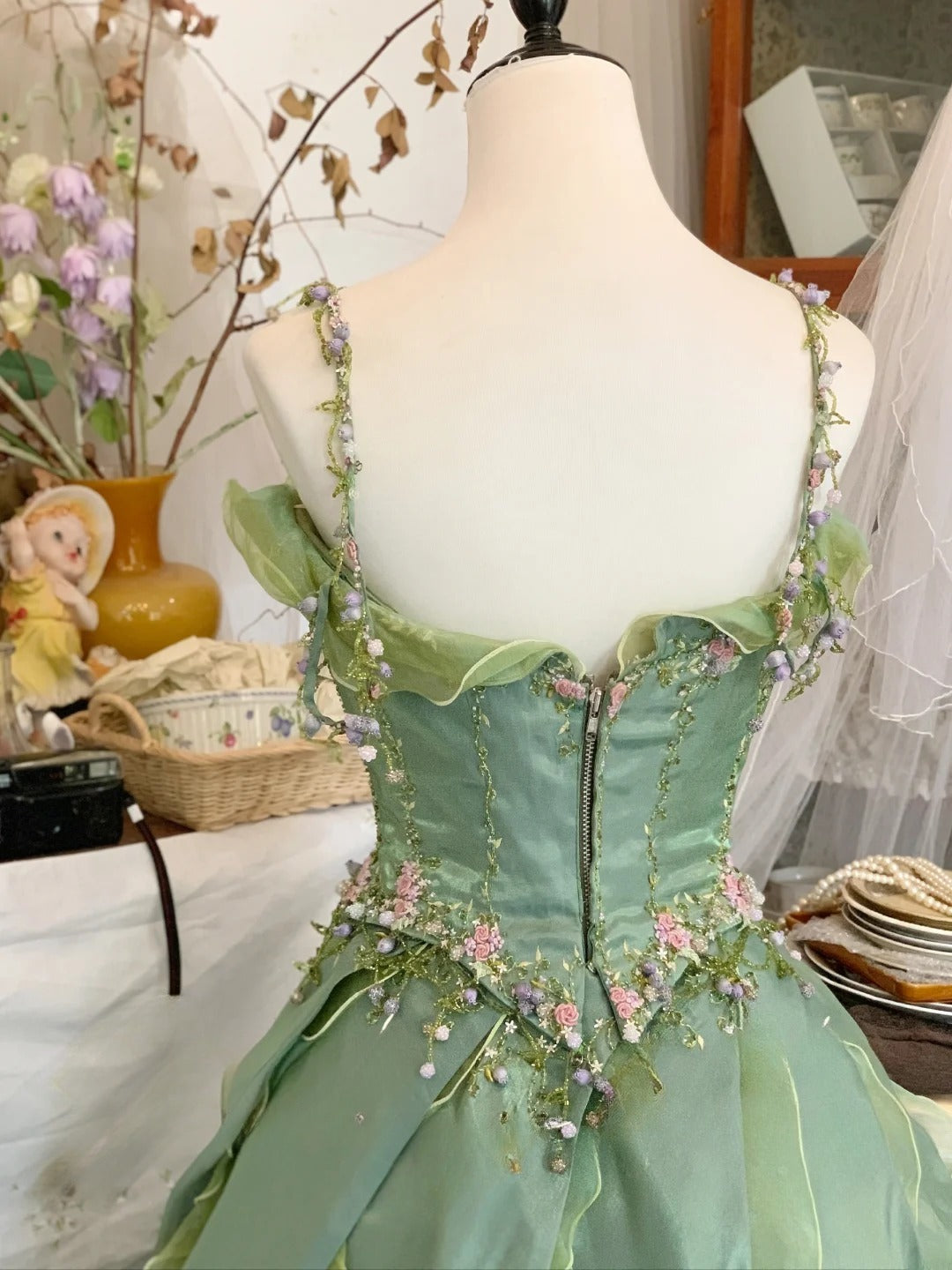 Prom Dress Elegant Ball Gown Spaghetti Straps Green With Cape Formal Evening Gown for Graduation Party RB9415