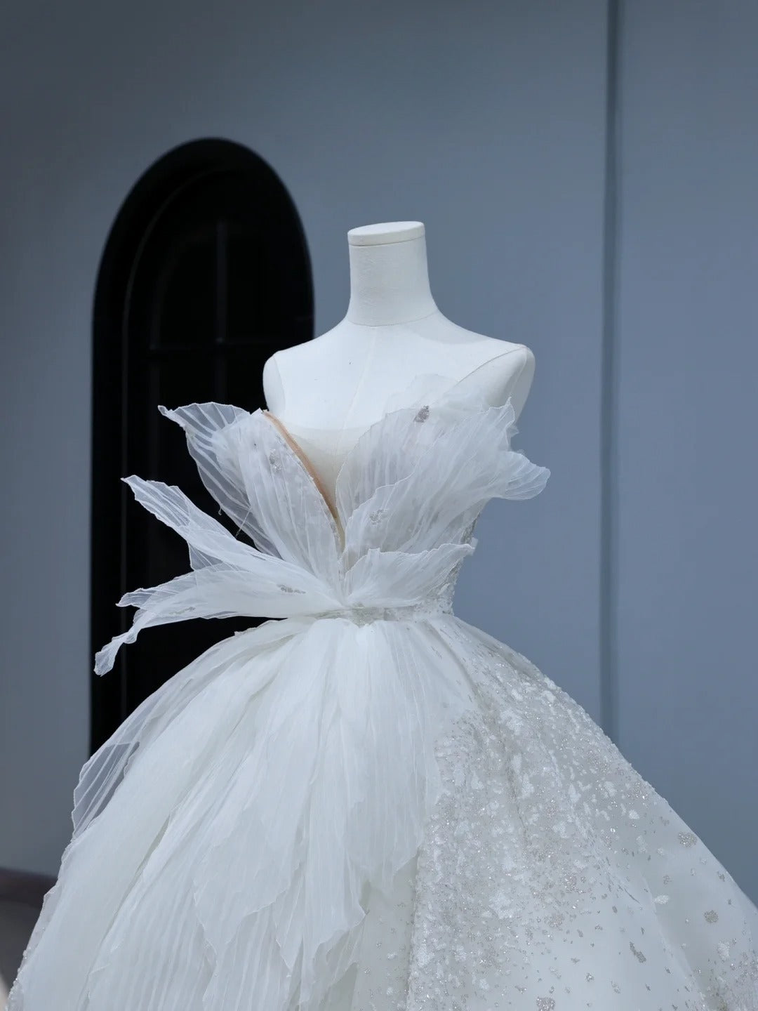 Princess Long Wedding Gowns Ball Gown Sweetheart Style for Bride With Pleated Ruched Train White Bridal Dress AS401