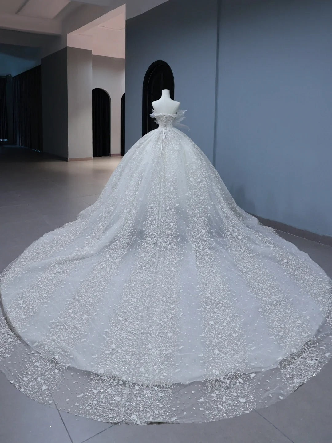 Princess Long Wedding Gowns Ball Gown Sweetheart Style for Bride With Pleated Ruched Train White Bridal Dress AS401
