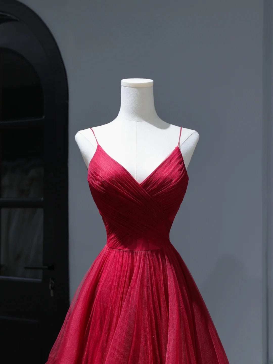 Modest Prom Dresses Aesthetic A Line Spaghetti Straps Burgundy Tulle Inspiration Impress With Pleated Long Party Formal Gown For Teenagers High Schools AS403