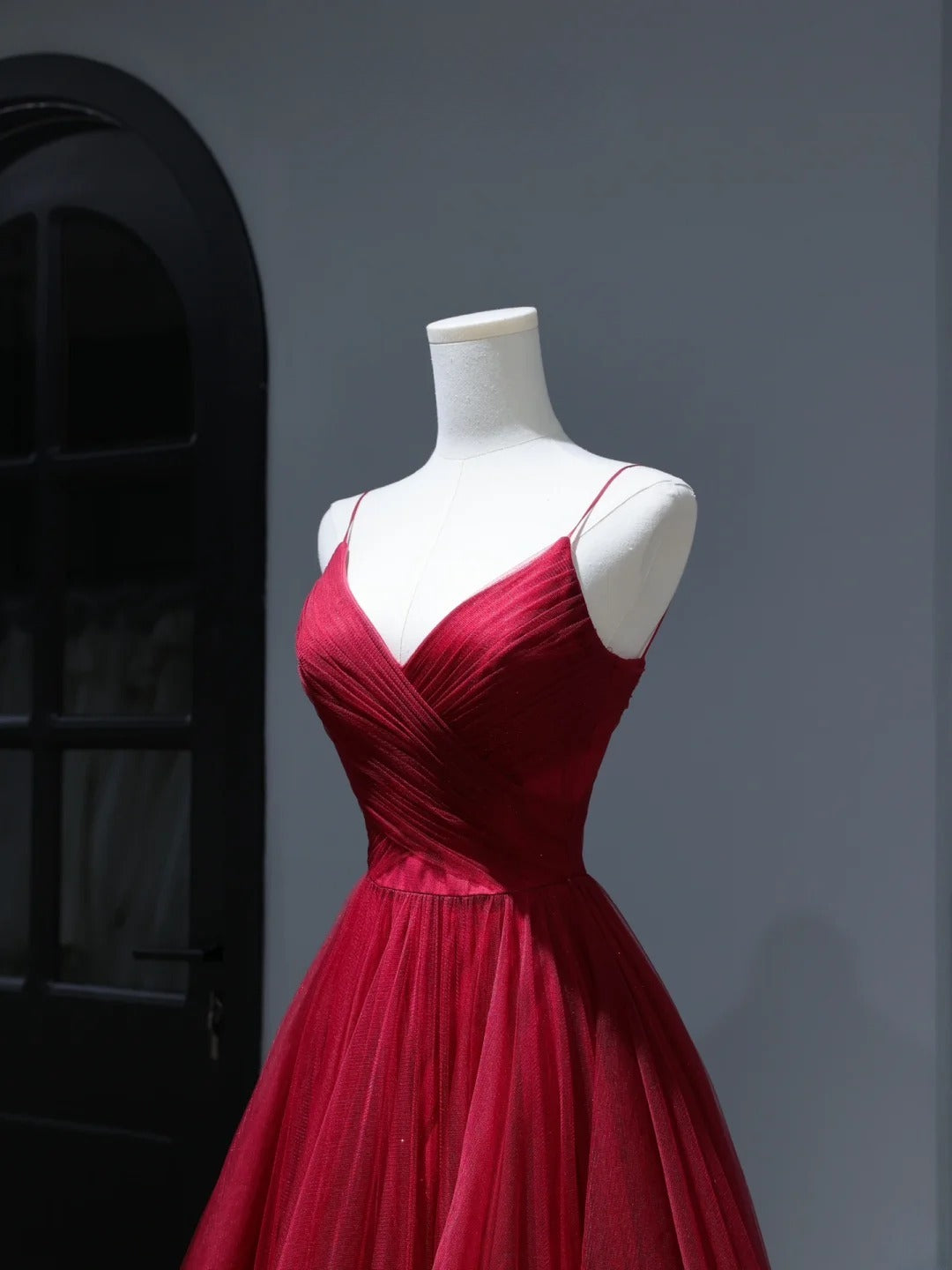 Modest Prom Dresses Aesthetic A Line Spaghetti Straps Burgundy Tulle Inspiration Impress With Pleated Long Party Formal Gown For Teenagers High Schools AS403