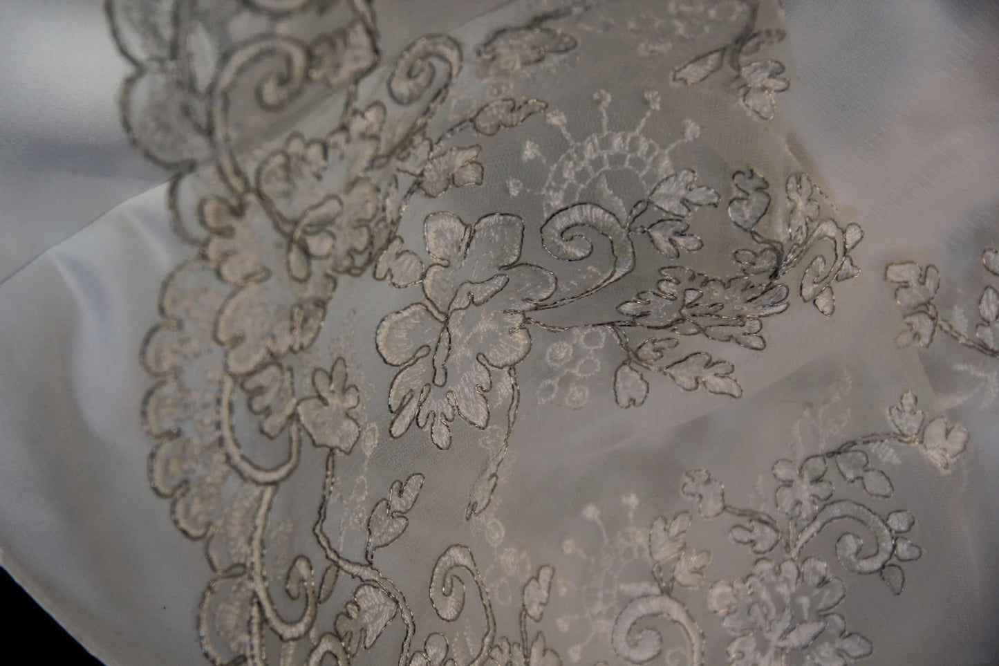 Women's Elegant Mermaid Sheer Tulle Sweetheart Vintage White Wedding Dress for Bride Sweep Train Wedding Dresses AS406