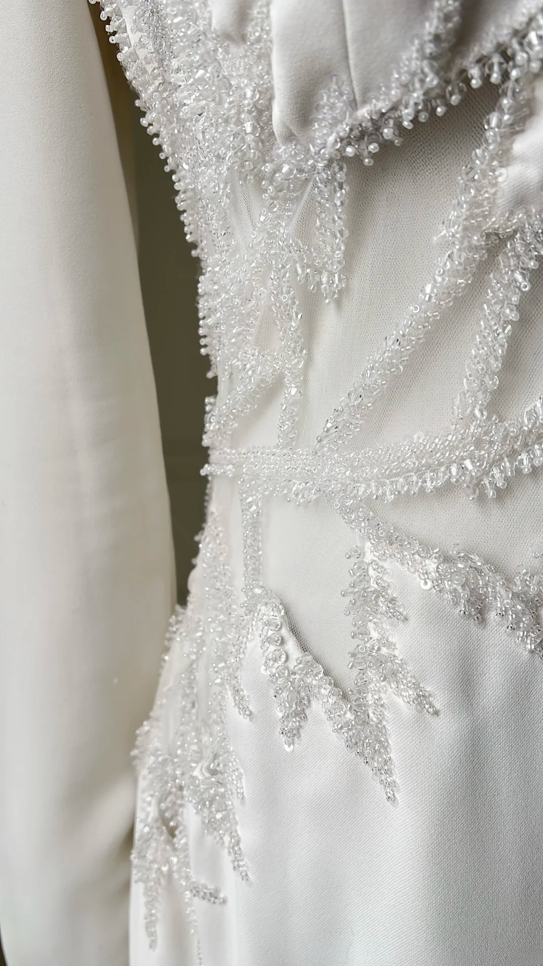 Simple Wedding Dress Mermaid V Neck White With Long Sleeves Beading Bridal Gown RC0730