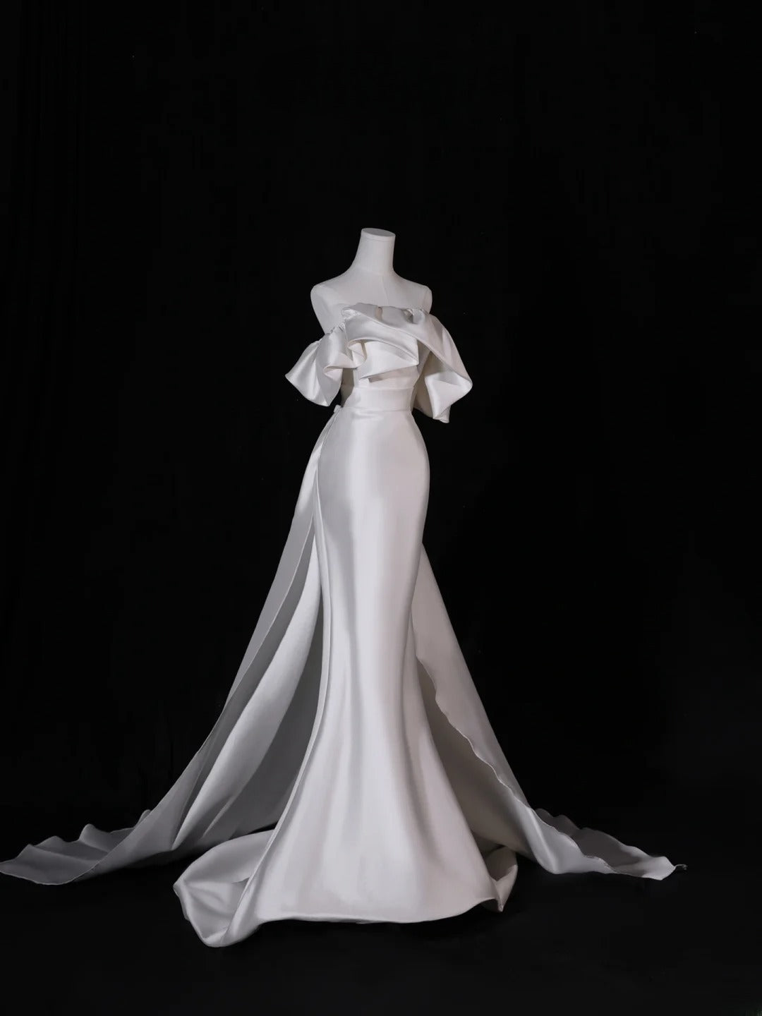 Simple Long Wedding Dresses Mermaid Strapless Silky Satin Style for Bride With Pleated Bodice Train Fitted Bridal Dresses AS409