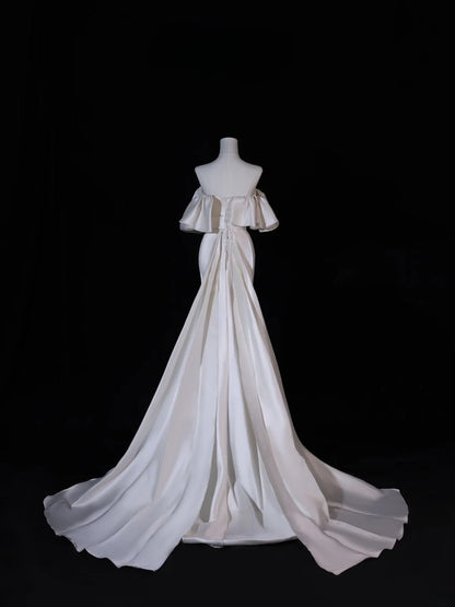 Simple Long Wedding Dresses Mermaid Strapless Silky Satin Style for Bride With Pleated Bodice Train Fitted Bridal Dresses AS409