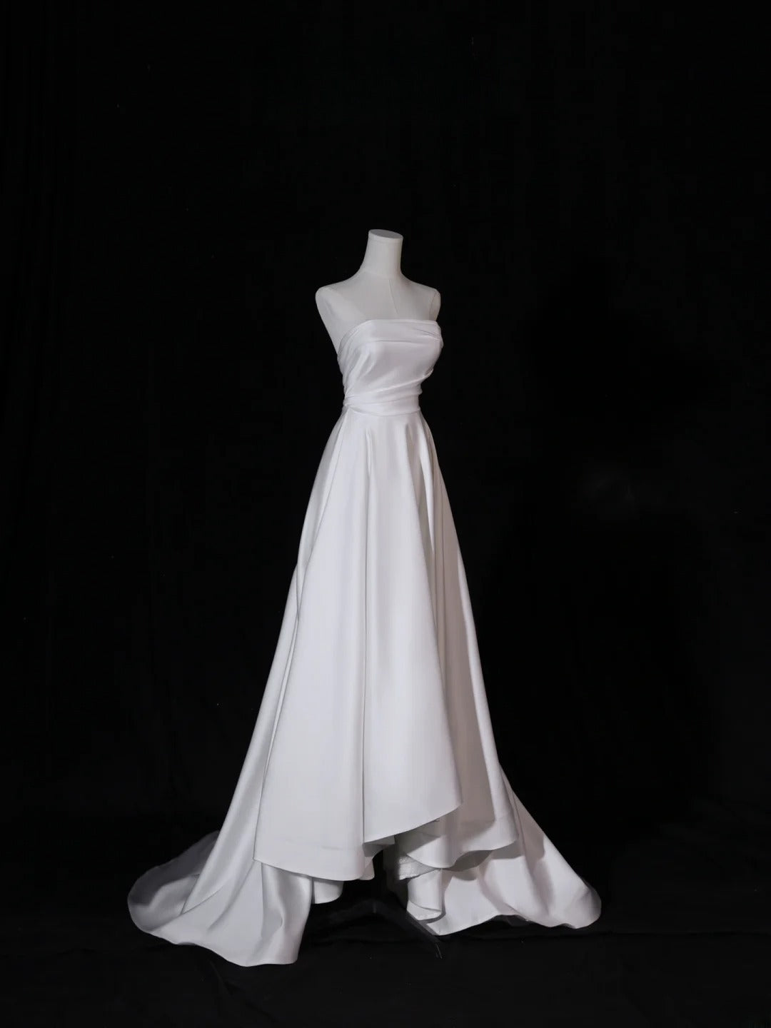 Simple Long Wedding Dresses A Line Strapless Silky Satin Style for Bride With Pleated Bodice Train White Fitted Bridal Dresses AS410