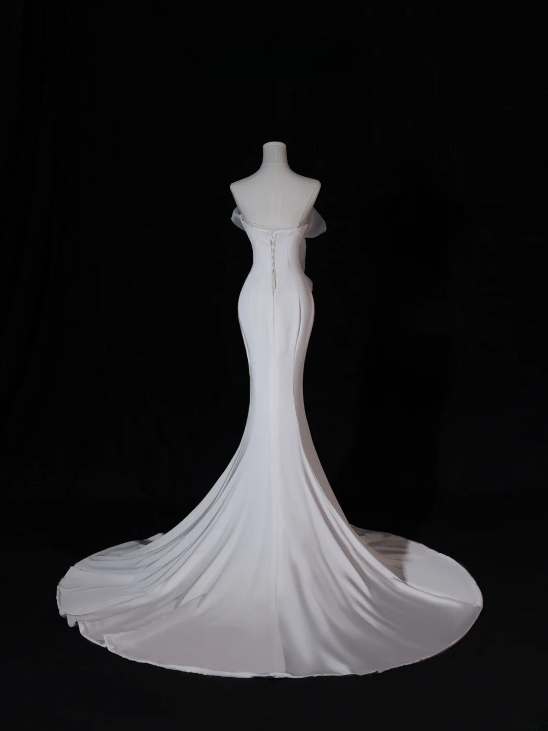 Classic Long Wedding Gowns Mermaid Strapless Style for Bride With Pleated Bodice Train White Bridal Dress AS411