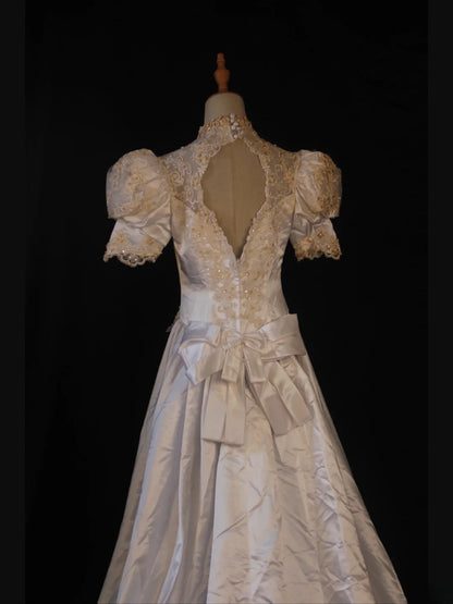 Women's Elegant High Neck Vintage With Sleeves Satin Wedding Dress for Bride Sweep Train Wedding Dresses AS422