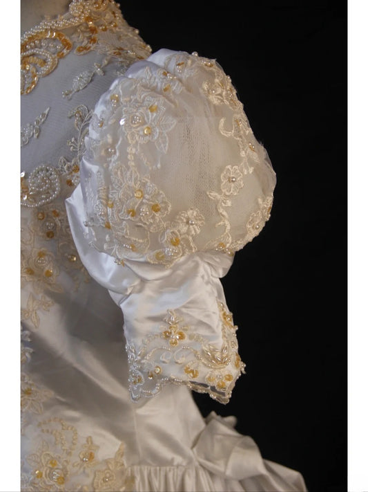 Women's Elegant High Neck Vintage With Sleeves Satin Wedding Dress for Bride Sweep Train Wedding Dresses AS422