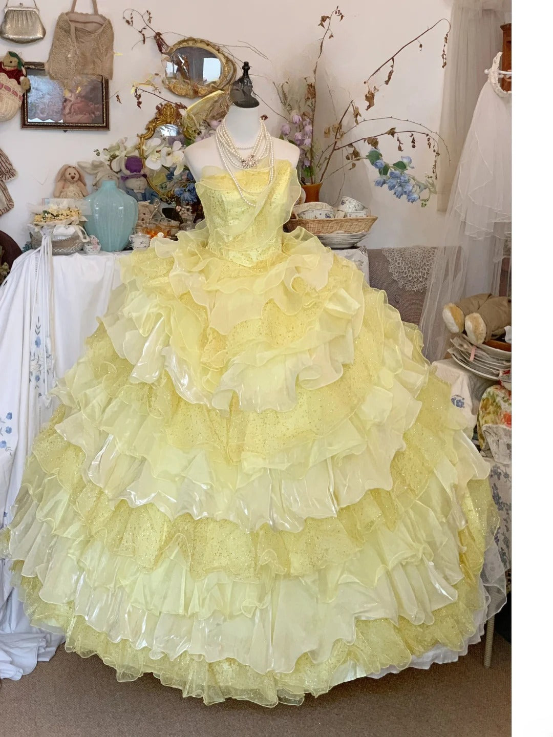 Prom Dress Elegant Ball Gown Strapless Yellow With Ruched Tiered Formal Evening Gown for Graduation Party RB9440
