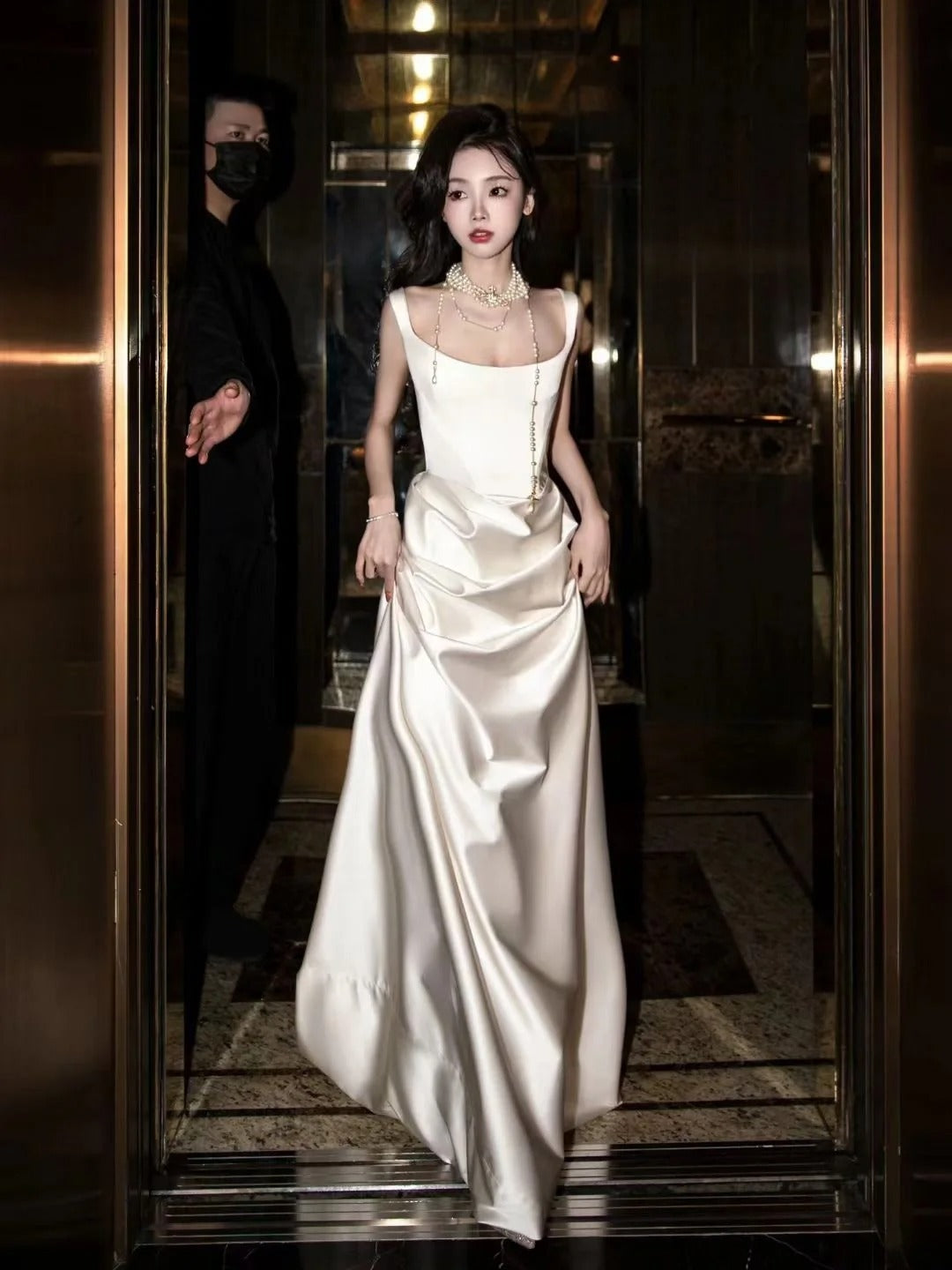 Simple Long Wedding Dresses White Mermaid Satin Pleats Wedding Dress Silky Satin Style For Brides Fitted Bridal Gowns AS445