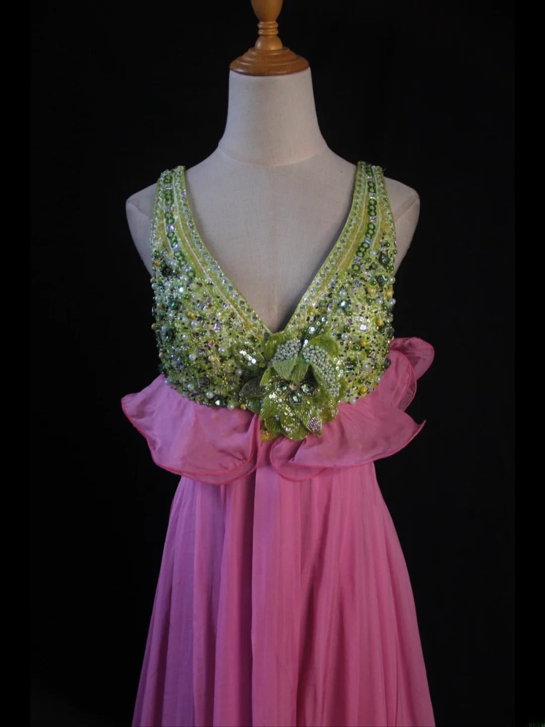 Vintage A Line V Neck Green Tops Chiffon Pink 80s With Beaded Bodice Long Prom Dresses Inspo Birthday Outfit Formal Dress For Women AS446