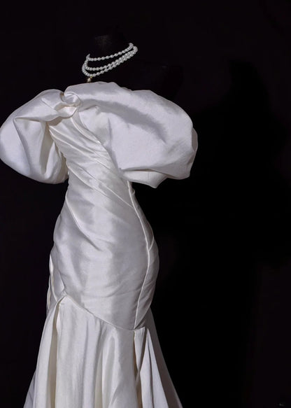 Classic Long Wedding Gowns Mermaid Off The Shoulder Satin Style for Bride With Pleated Bodice Train White Bridal Dress AS451