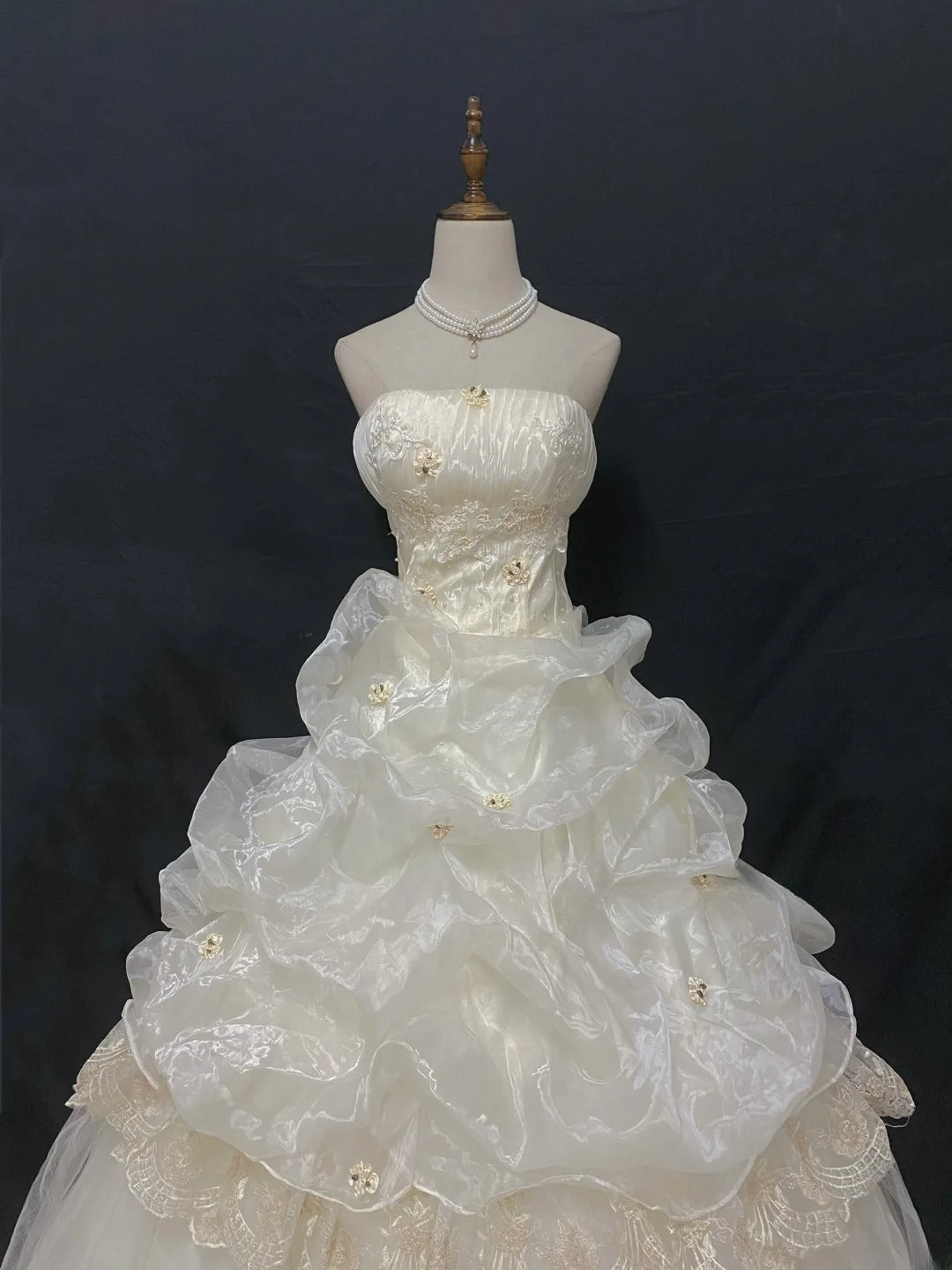 Aesthetic Ball Gown Strapless Organza Ivory Long With Tiered Layers Appliqued Quince Dress inspo Quinceanera Dresses Formal 18th Birthday Outfit RB7910
