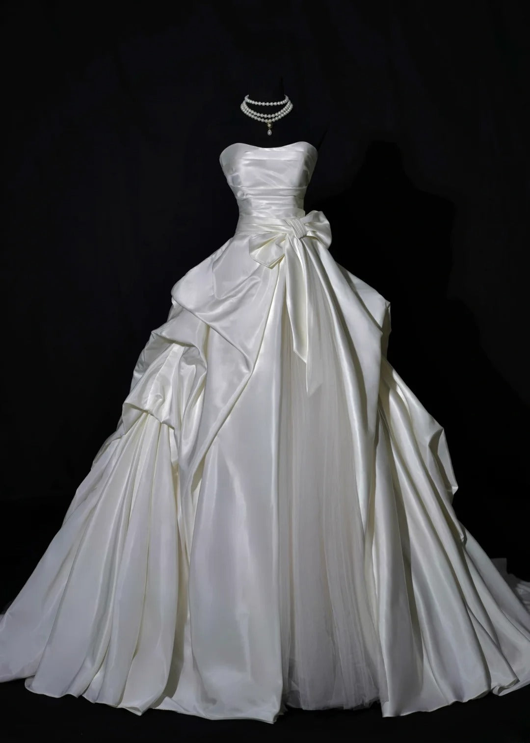 Princess Long Wedding Gowns Ball Gown Strapless Sleeveless Satin for Bride With Pleated Bow-knot Train White Bridal Dress AS461