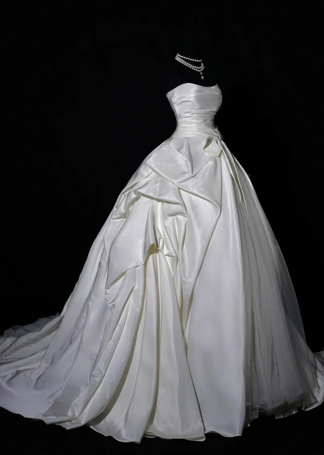 Princess Long Wedding Gowns Ball Gown Strapless Sleeveless Satin for Bride With Pleated Bow-knot Train White Bridal Dress AS461