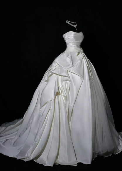Princess Long Wedding Gowns Ball Gown Strapless Sleeveless Satin for Bride With Pleated Bow-knot Train White Bridal Dress AS461