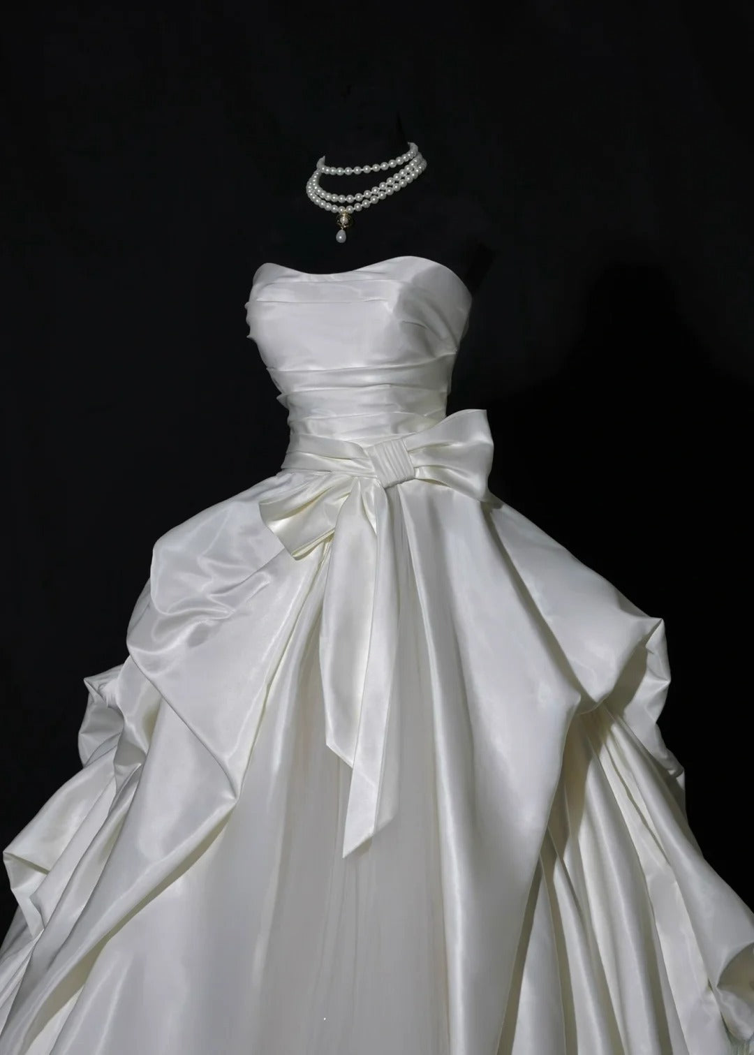 Princess Long Wedding Gowns Ball Gown Strapless Sleeveless Satin for Bride With Pleated Bow-knot Train White Bridal Dress AS461