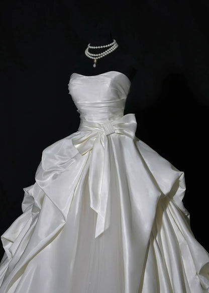 Princess Long Wedding Gowns Ball Gown Strapless Sleeveless Satin for Bride With Pleated Bow-knot Train White Bridal Dress AS461