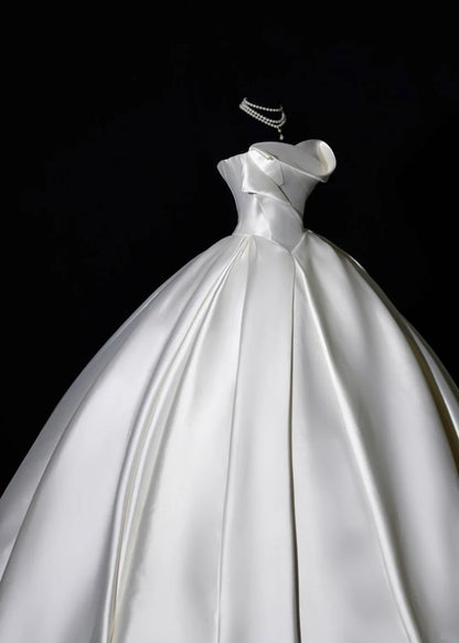 Princess Long Wedding Gowns Ball Gown Sweetheart Sleeveless Satin for Bride With Pleated Train White Bridal Dress AS462