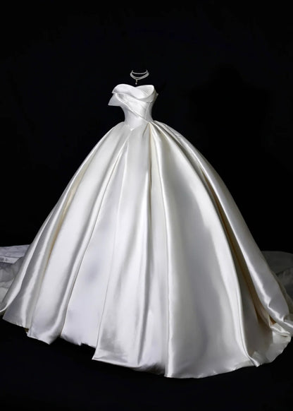 Princess Long Wedding Gowns Ball Gown Sweetheart Sleeveless Satin for Bride With Pleated Train White Bridal Dress AS462