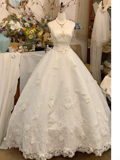 Vintage Wedding Dress White Ball Gown Spaghetti Straps Lace With Appliques Bridal Gown for Big Day RB9568