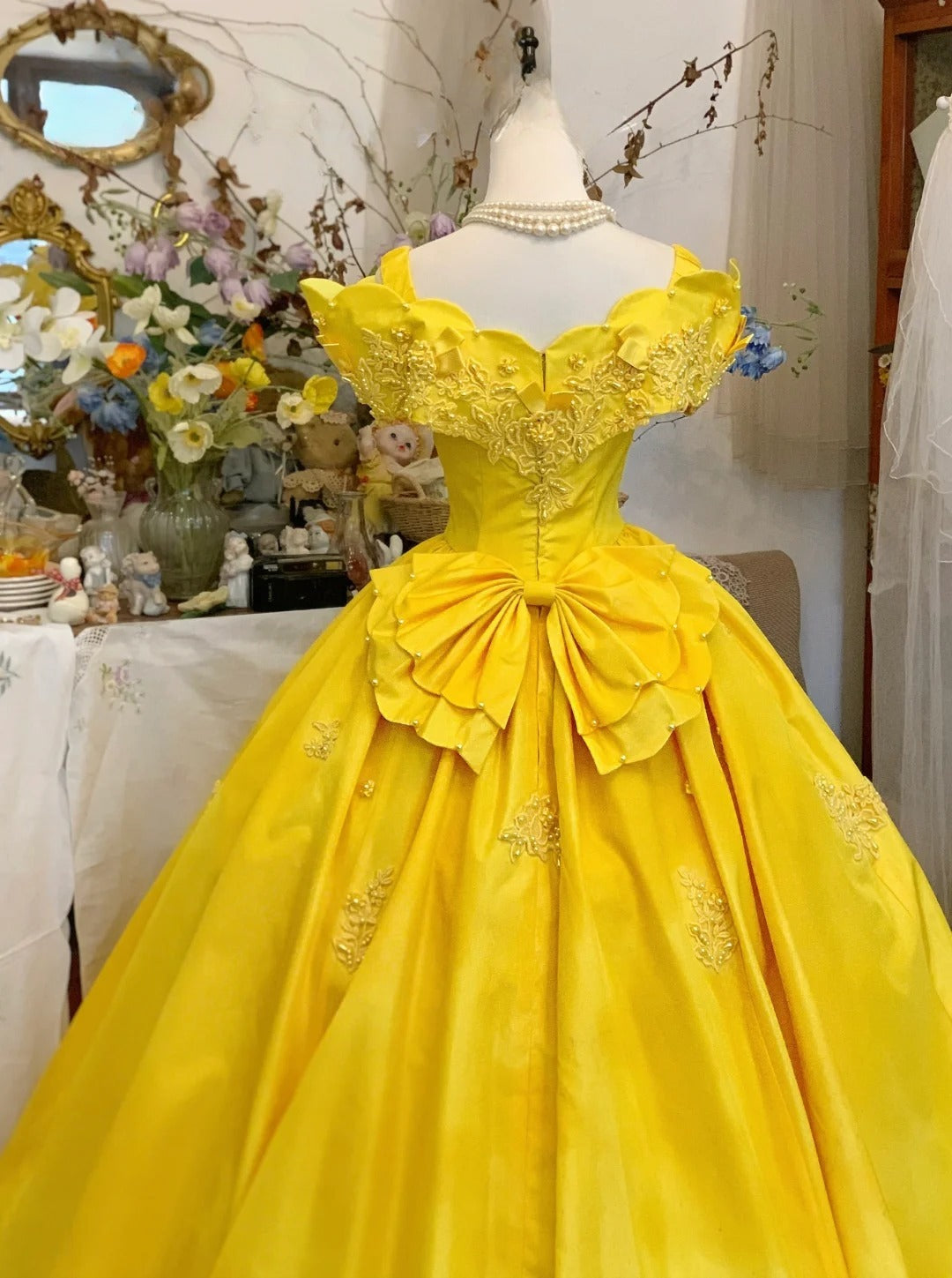 Sweet 16 Dress Ball Gown Yellow Floral Satin With Appliques Vestido De 15 Sweet Sixteen Dress RB9574