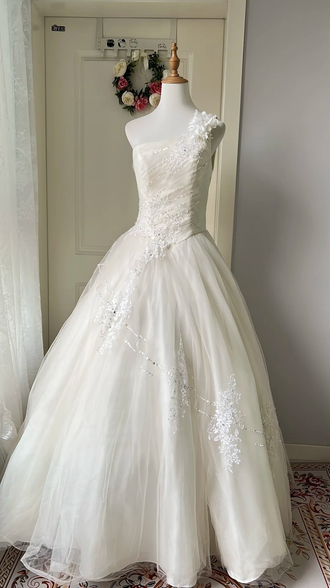 White Wedding Dress Ball Gown One Shoulder Sleeveless With Lace Tulle Long Bridal Gown RC0788