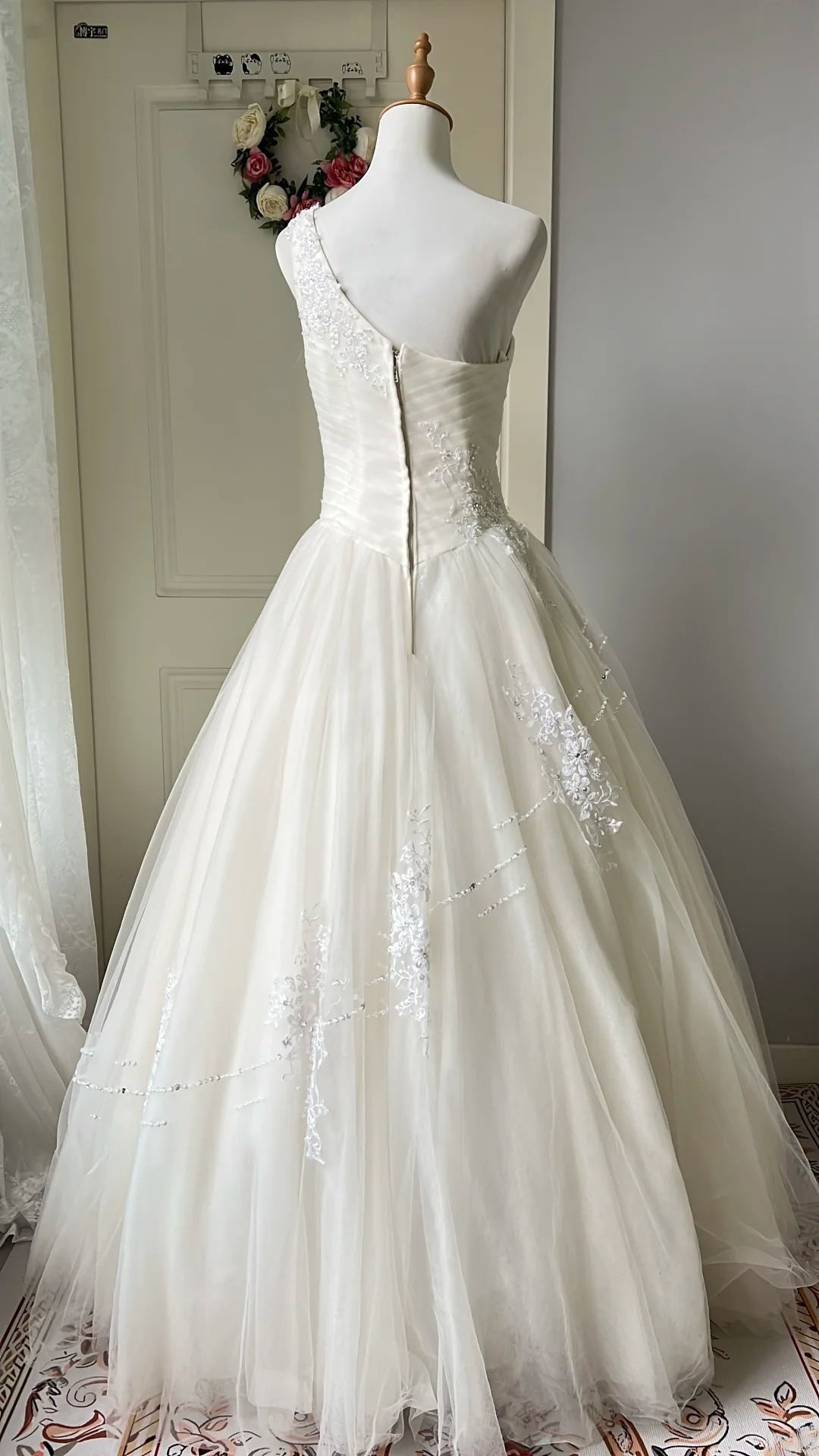 White Wedding Dress Ball Gown One Shoulder Sleeveless With Lace Tulle Long Bridal Gown RC0788