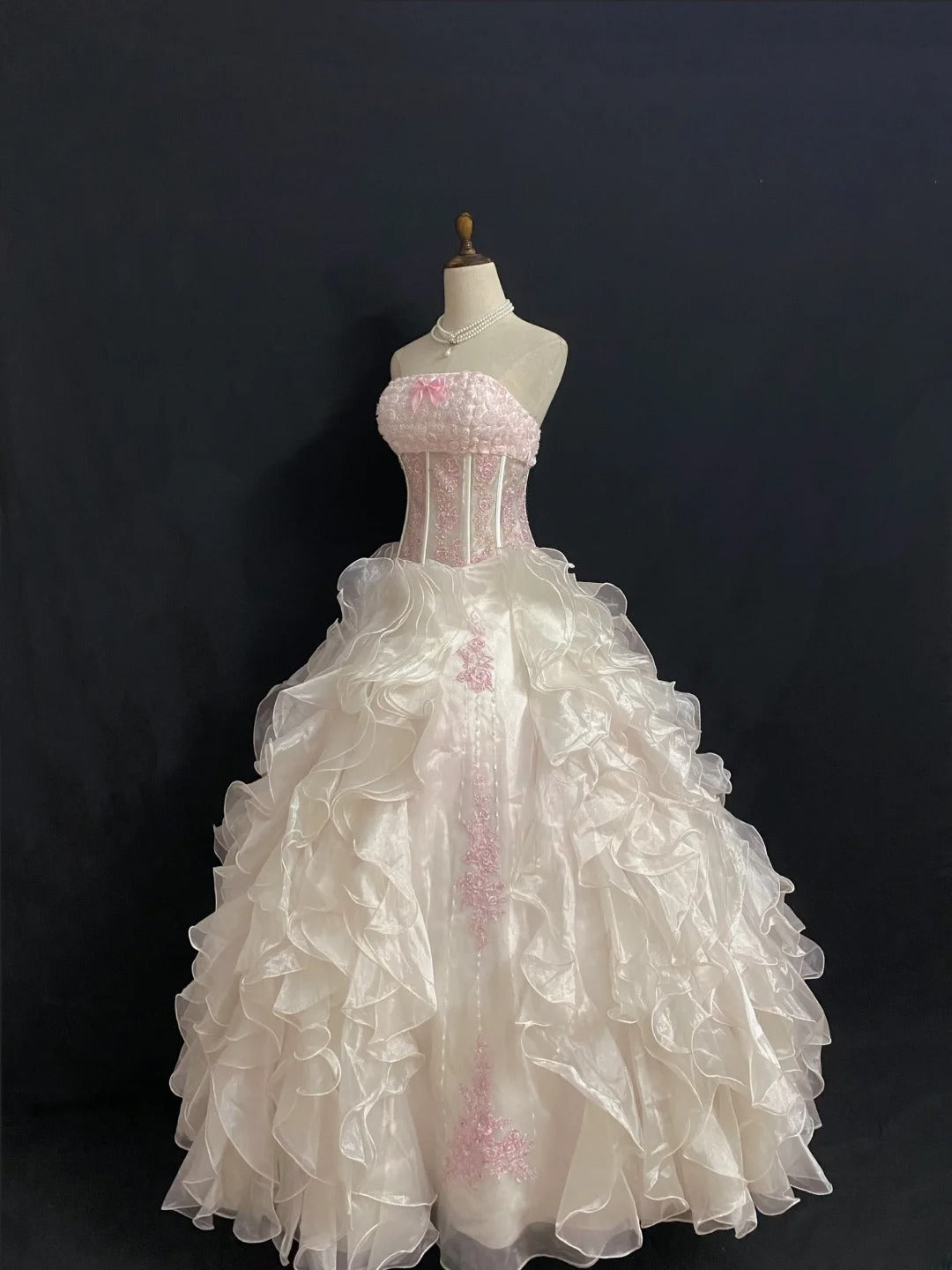 Princesses Fairytale Ball Gown Strapless Light Pink With Tiered Layers Appliqued Quince Dress Quinceanera Dresses Formal 16th Birthday Outfit RB7933